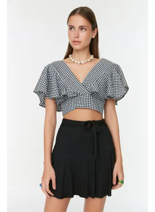 Black Skirt Skirt-Looking High Waist Mini Knitted Shorts TWOSS21SR0621 