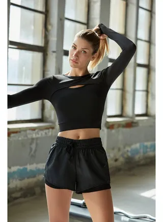 Black Parachute Fabric 2-Layer Knitted Sports Shorts with Inside Shorts TWOAW21SR0012 