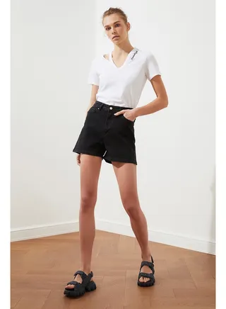 Black Mom Shorts & Bermuda 