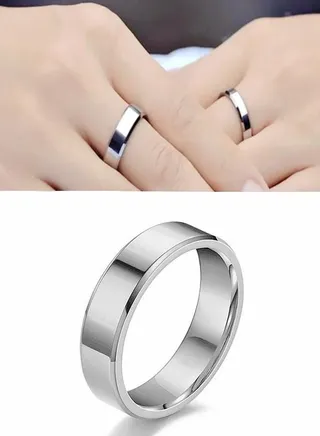 Elegant stainless steel silver ring with classic distinctive design suitable for unisex 