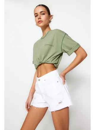 White Ripped Detail Denim Shorts TWOSS23SR00154 