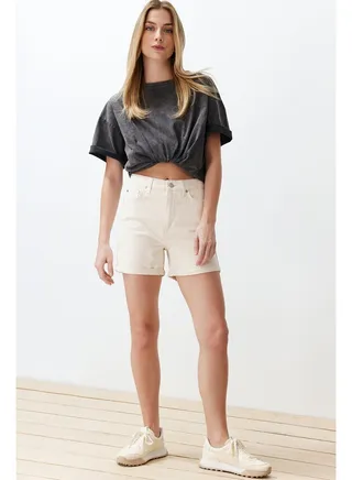 Ecru High Waist Denim Shorts with Folded Legs TWOSS20SR0231 