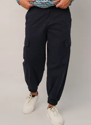 Men’s Wide Leg Button Secured Cargo Pants in Blue Indigo 