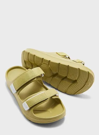 Casual Slides
