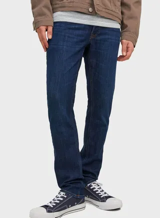 Light Wash Straight Fit Jeans 