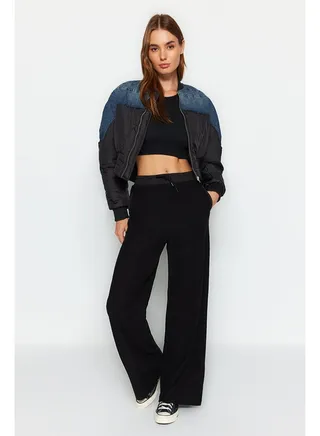 Black Parachute Garnish Detail Thick Straight Fit Knitted Sweatpants TWOAW24EA00022. 