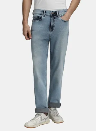 Light Wash Mid Rise Straight Fit Jeans 