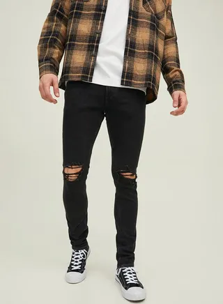 Mid Rise Distressed Jeans With Pockets 