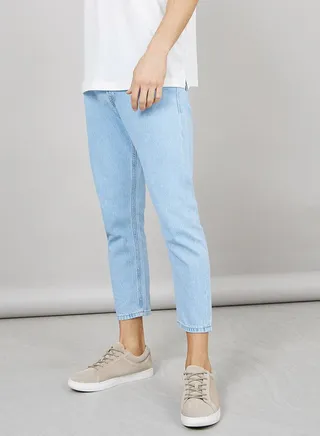 Tapered Fit High Rise Jeans With Pockets 