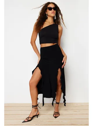 Black Slit and Ruffle Detail Maxi Skirt TWOSS24ET00066 