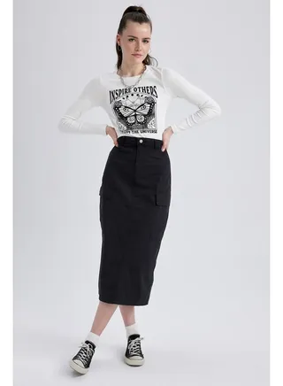 Woman Regular Fit Woven Skirt 