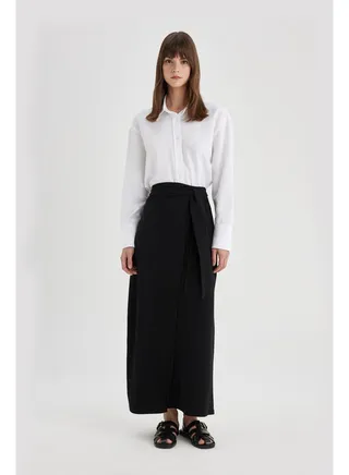 Woman Anvelop Woven Skirt 
