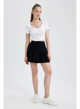 Woman Woven Skort 
