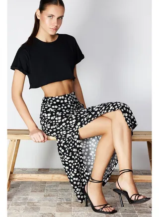 Black Daisy Patterned Slit Viscose Fabric Midi Skirt TWOSS24ET00108 