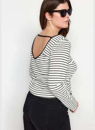 Black and White Striped Knitted Blouse With Low-Cut Back TBBAW24AF00050