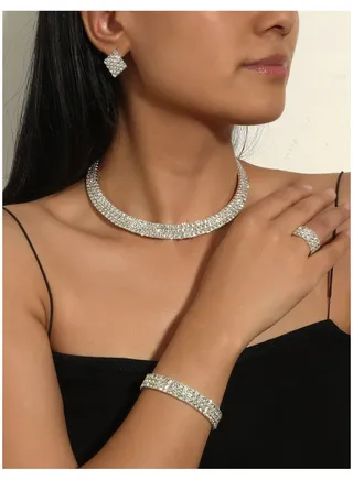 4-Piece Set of Jewelry Diamond Necklace Earrings Ring Bracelet European Style Elegant and Noble Jewelry Gift 