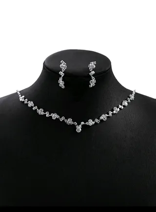 Luxury Jewellery Set For  Women Inlaid With Zirconia 