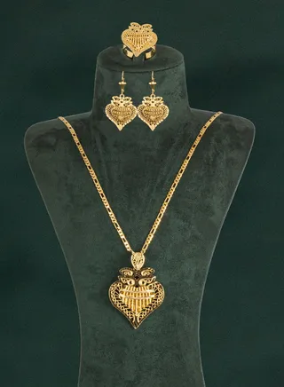 Love Set 18K Gold Plated Heart Design Contains Bracelet, Ring, Earrings and Necklace 