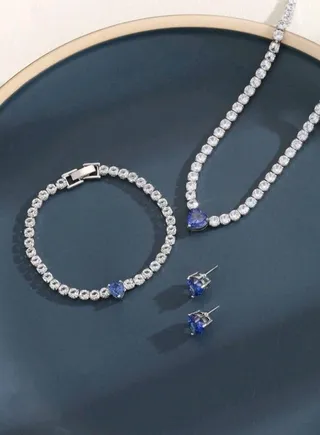 Luxury Jewellery Set For  Women Inlaid With Zirconia 
