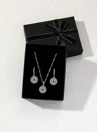 Stylish High Quality Necklace & Earrings Jewelry Set For Women 