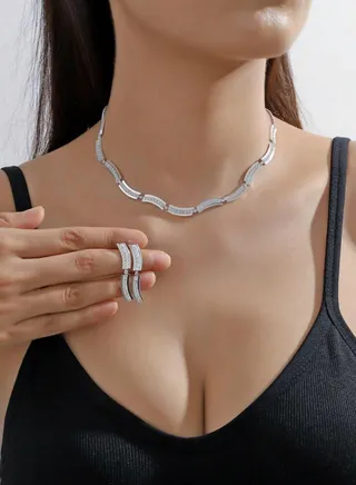 Luxury Jewellery Set For  Women Inlaid With Zirconia 
