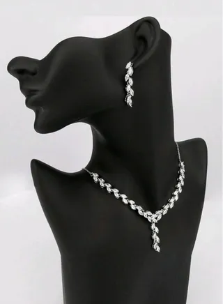 Luxury Jewellery Set For  Women Inlaid With Zirconia 