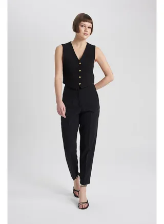 Woman Smart Casual Slim Fit Woven Trousers 