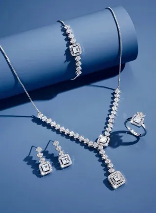 Luxury Jewellery Set For  Women Inlaid With Zirconia 