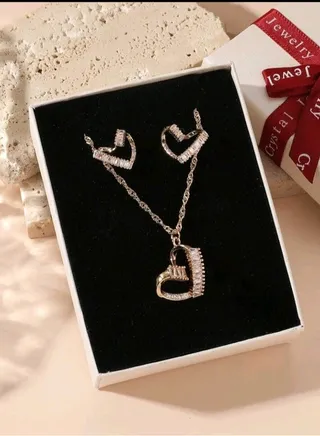 Luxury Jewellery Set For  Women Inlaid With Zirconia 