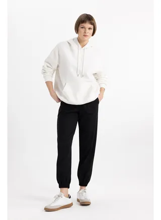 Woman Jogger Fit Knitted Trousers 