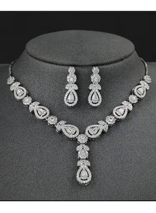 Luxury Jewellery Set For  Women Inlaid With Zirconia 