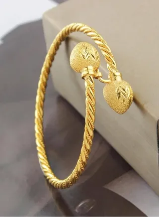Elegant 18k Gold Plated Bracelet Bangle For Women 