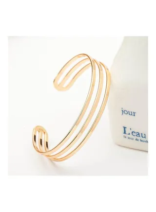 Hollow Out Fashion Bracelet 