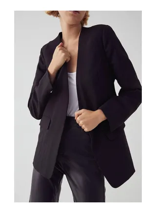 Collarless Edge To Edge Blazer 