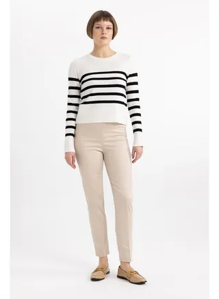 Woman Smart Casual Valentina-Cigarette Woven Trousers 