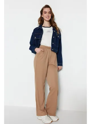Woman Modest Jogger Camel 