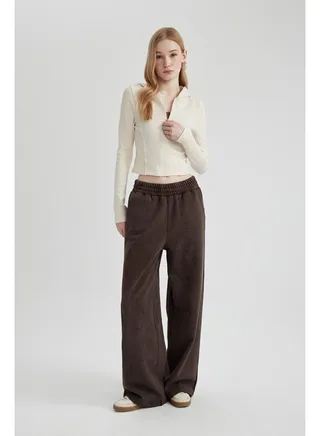 Woman Wide Leg Knitted Trousers 
