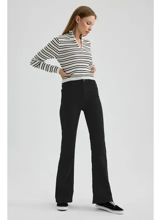 Woman Flare Fit Woven Trousers 
