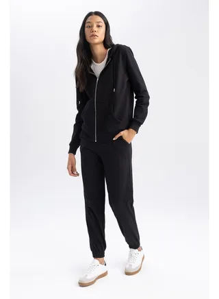 Woman Jogger Fit Knitted Trousers 