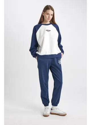 Woman Jogger Fit Knitted Trousers 