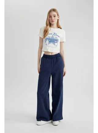 Woman Wide Leg Knitted Trousers 