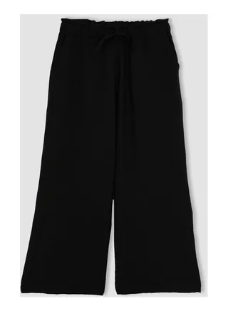 Woman Capri Woven Trousers 