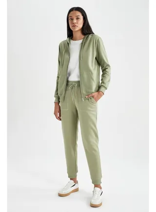 Woman Jogger Fit Knitted Trousers 