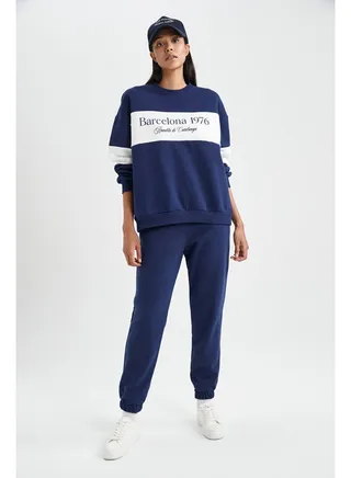 Woman Jogger Fit Knitted Trousers 