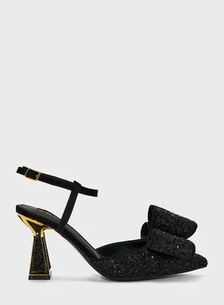 Stormi Pumps