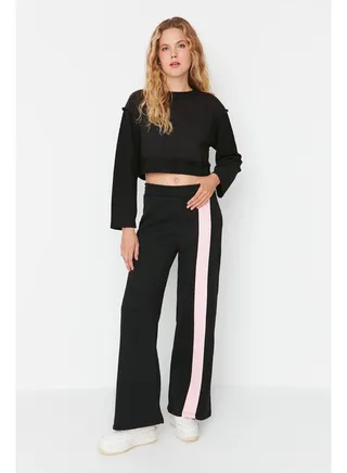 Sweatpants - Black - Wide leg 