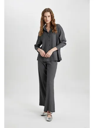 Woman Wide Leg Woven Trousers 