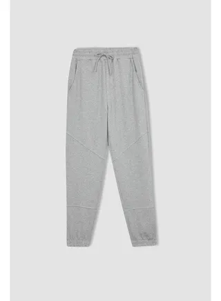 Woman Regular Fit Knitted Trousers 