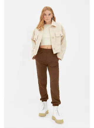 Brown Basic Jogger Thick Knitted Fleece Sweatpants TWOAW21EA0010. 