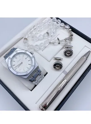 A high-quality, elegant men's watch gift set from Catery, a silver bracelet and a White dial with the date display 